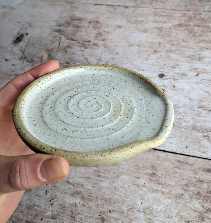 TUNDRA large spoon rest