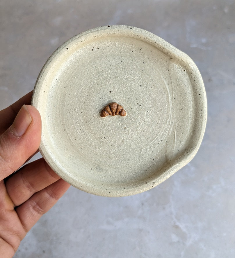 SECONDS Croissant mini spoon rest
