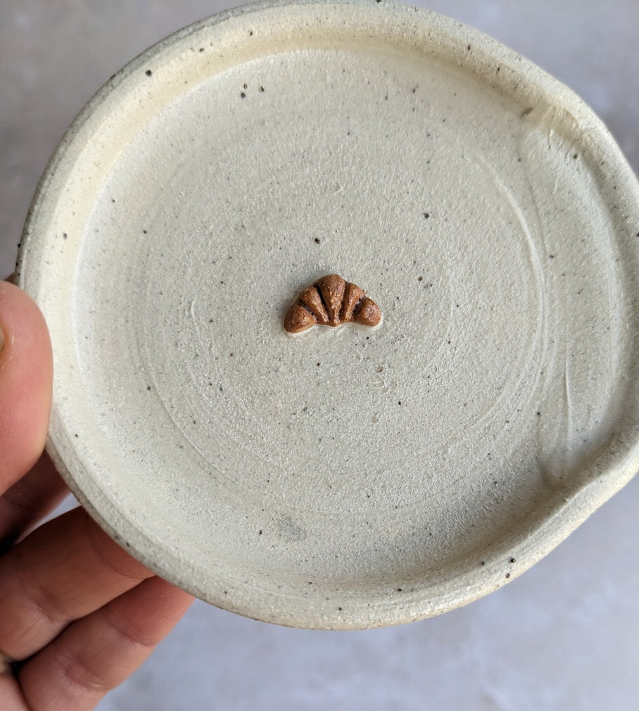 SECONDS Croissant mini spoon rest