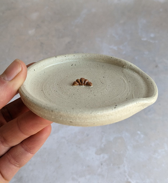 SECONDS Croissant mini spoon rest