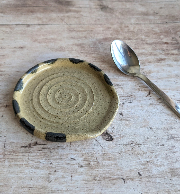 LIQUORICE mini spoon rest