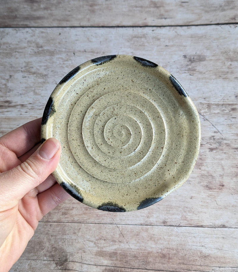 LIQUORICE large spoon rest