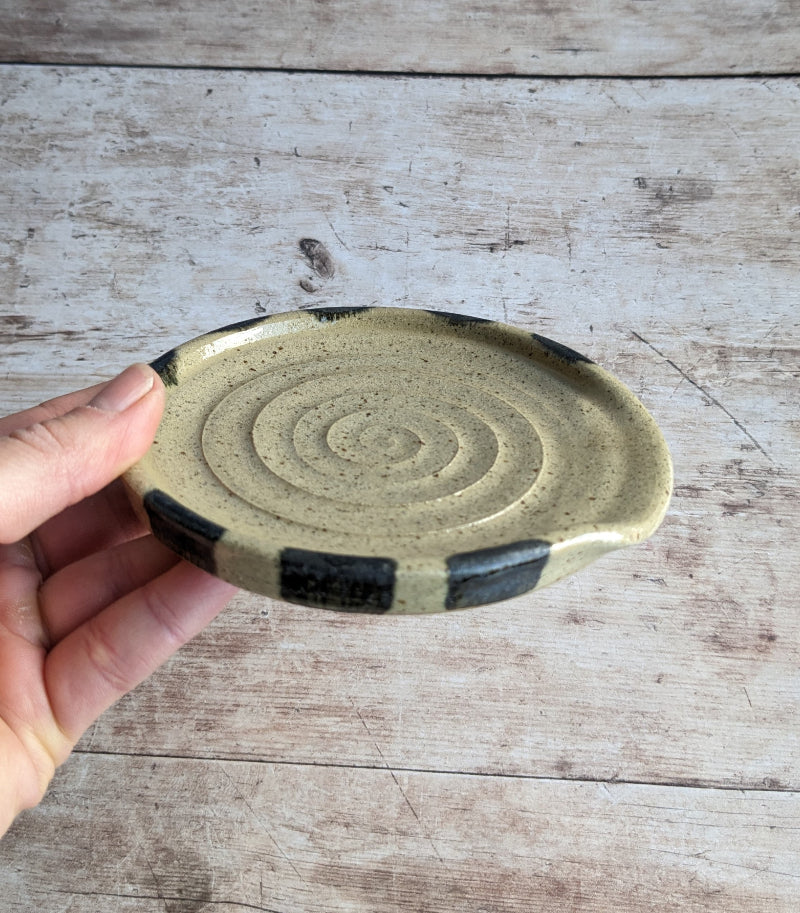 LIQUORICE large spoon rest