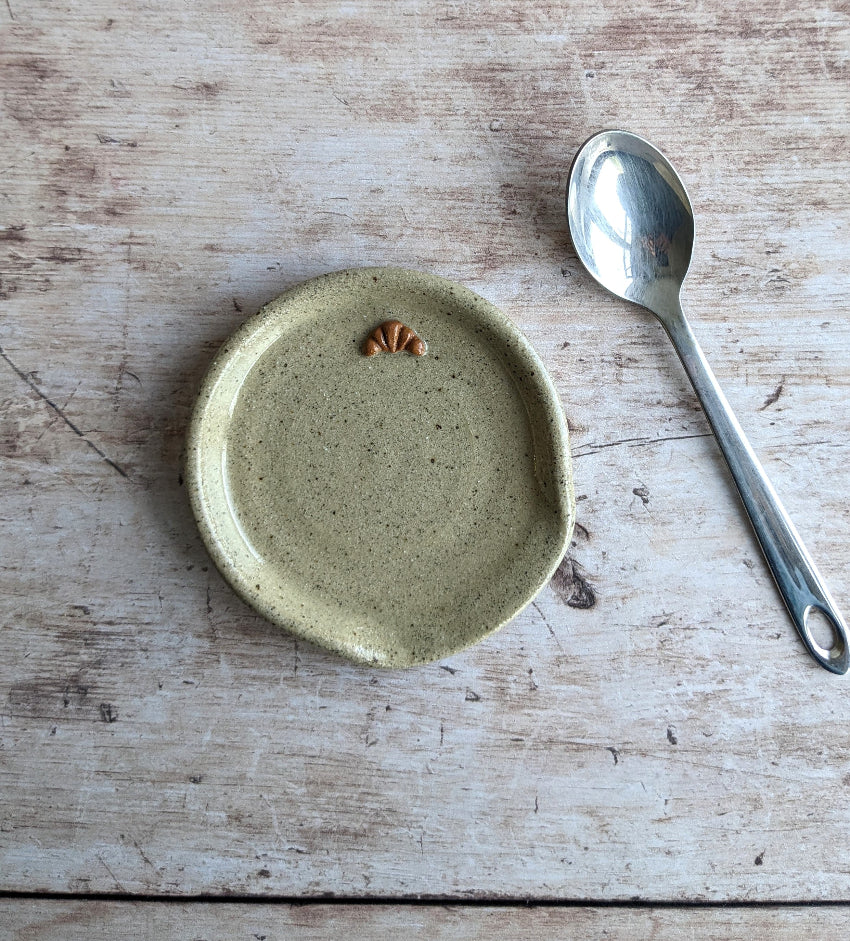 CROISSANT sandy beige stoneware mini spoon rest