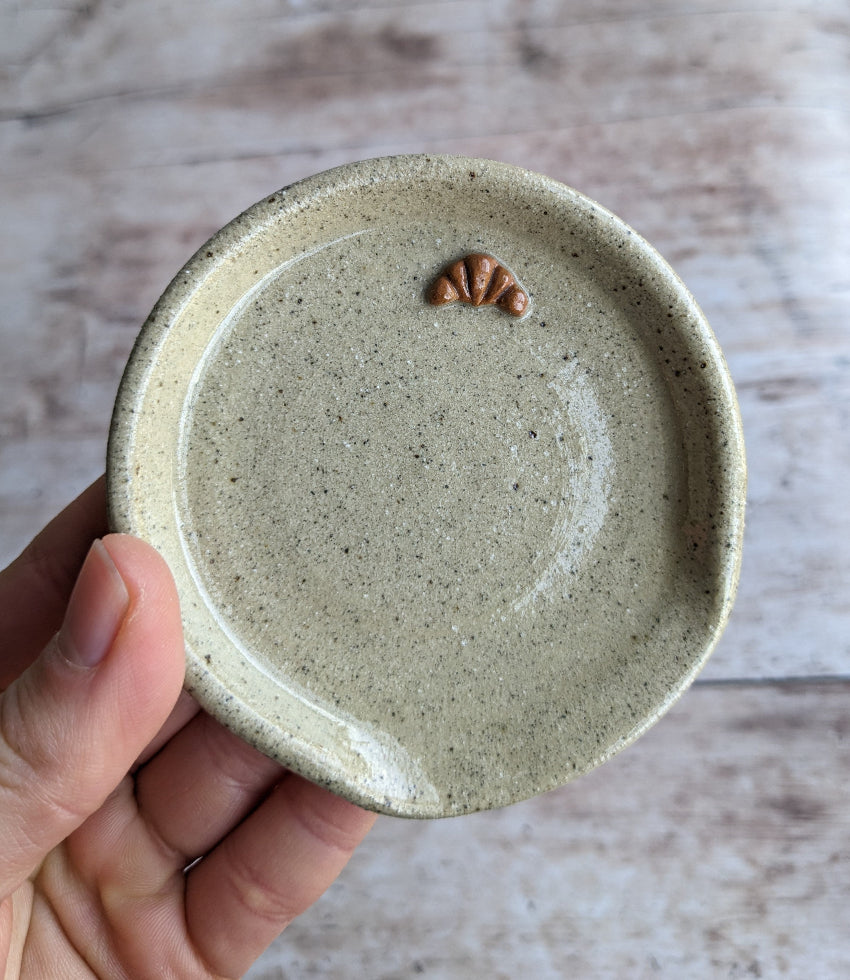 CROISSANT sandy beige stoneware mini spoon rest