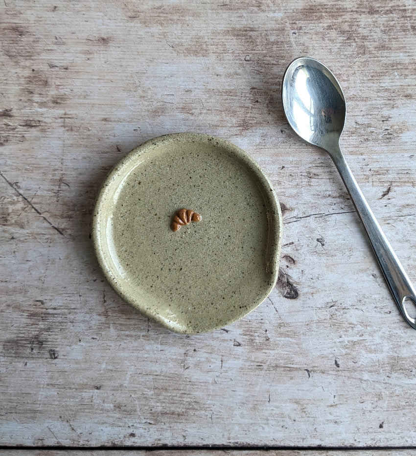CROISSANT sandy beige stoneware mini spoon rest