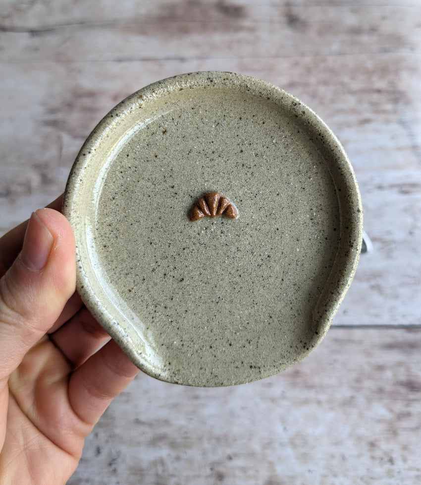 CROISSANT sandy beige stoneware mini spoon rest