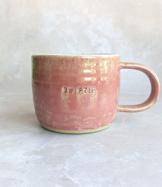 SWIFTIE mug in hot pink