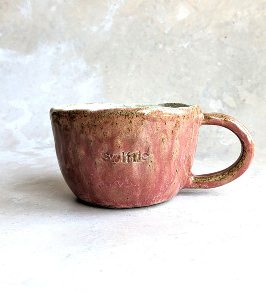 SWIFTIE pinch mug in hot pink