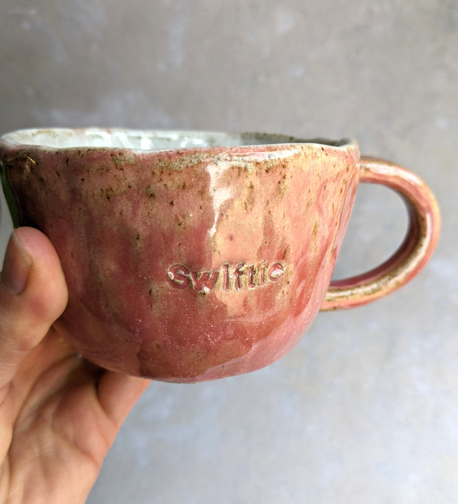 SWIFTIE pinch mug in hot pink