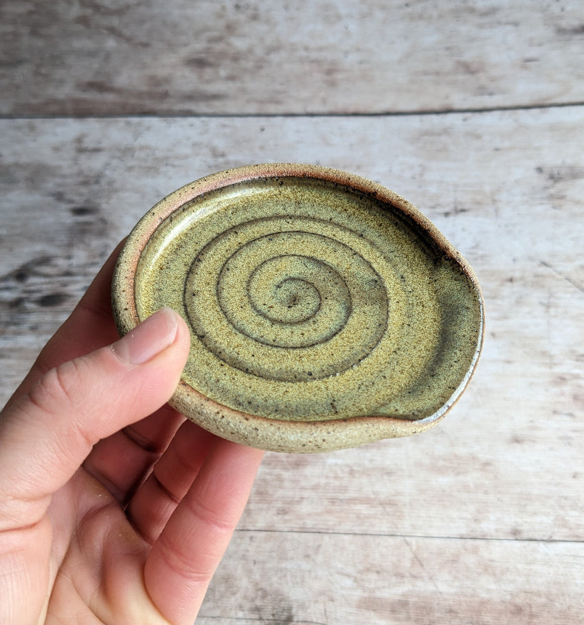 MOSS green/brown mini spoon rest