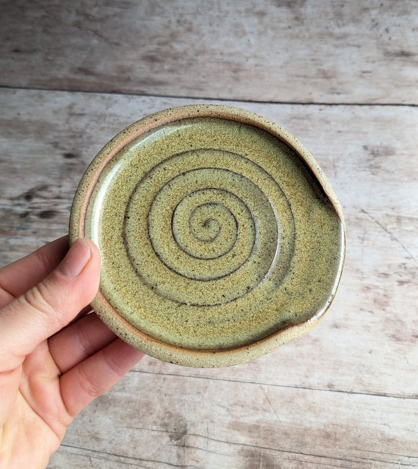 MOSS green/brown large spoon rest