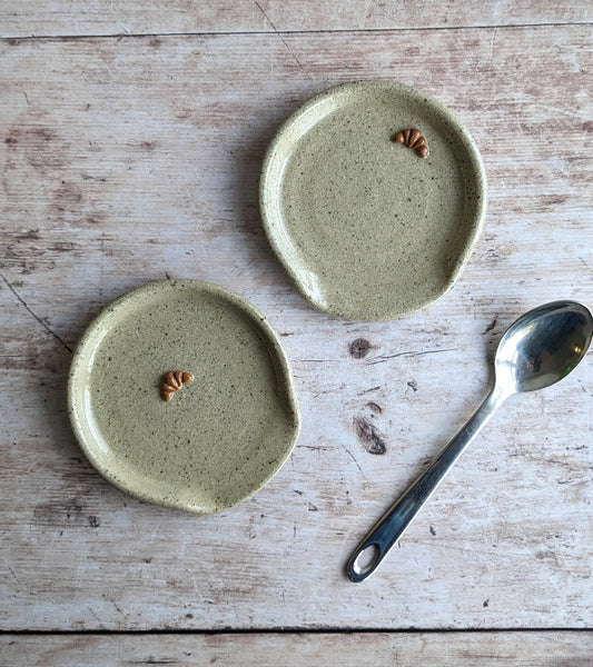 CROISSANT sandy beige stoneware mini spoon rest