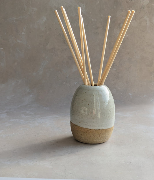 SECONDS Tundra diffuser pot with reeds