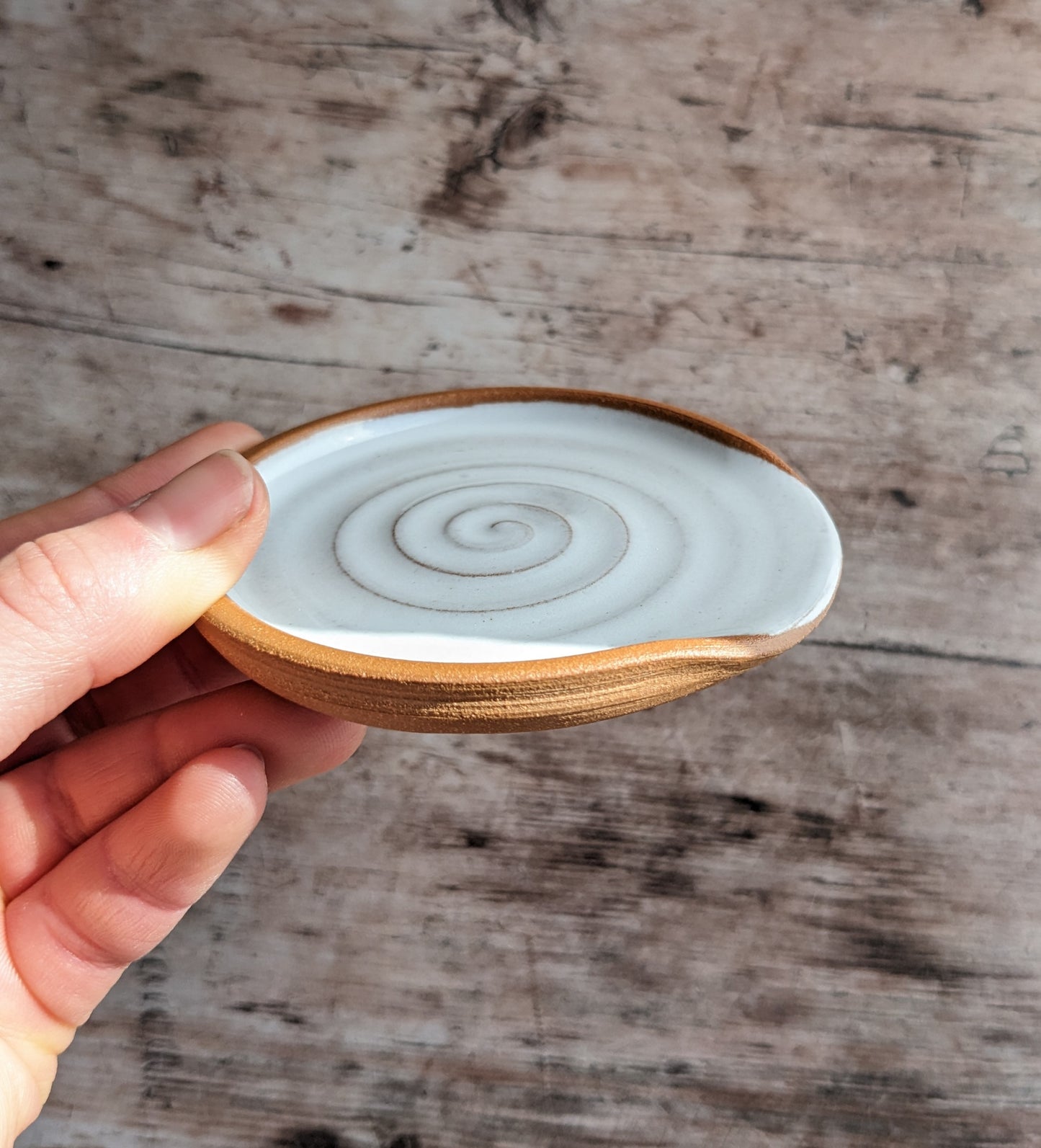 SAMPLE White & terracotta mini spoon rests