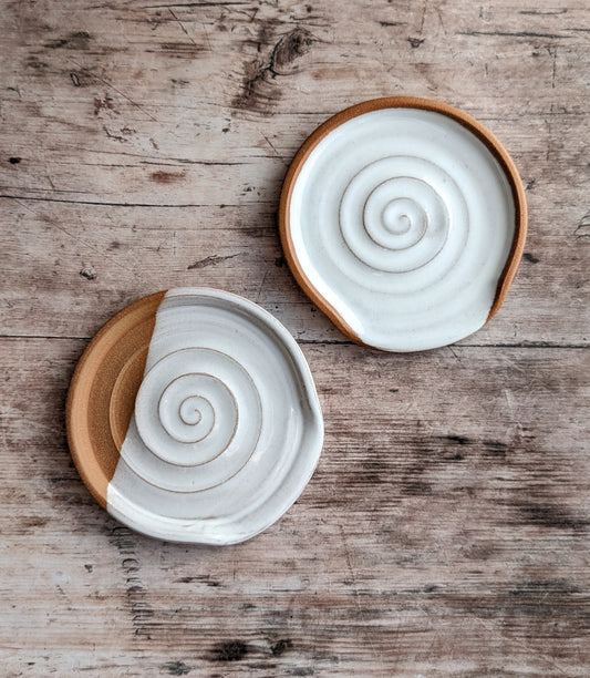 SAMPLE White & terracotta mini spoon rests