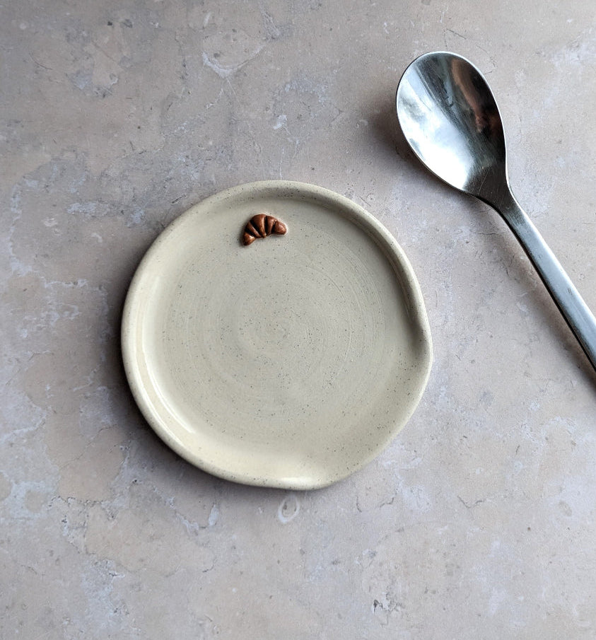 CROISSANT mini stoneware spoon rest in 'vanilla bean'
