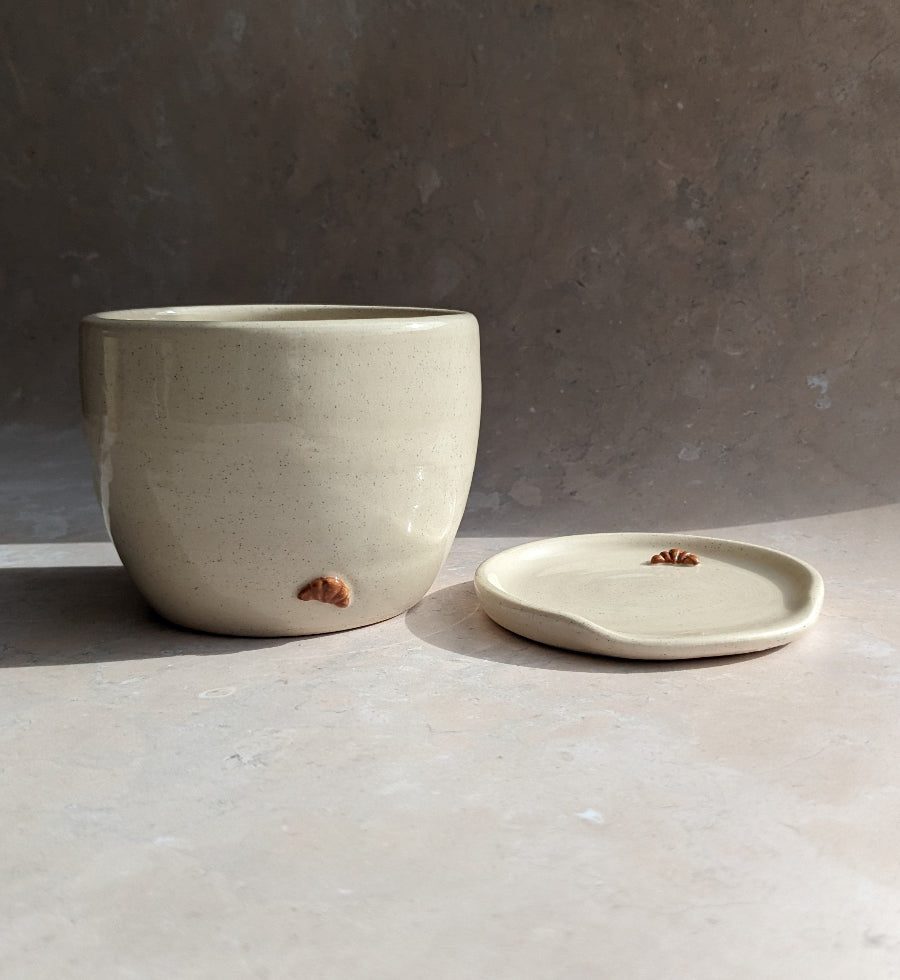 CROISSANT 400ml coffee cup in 'vanilla bean'