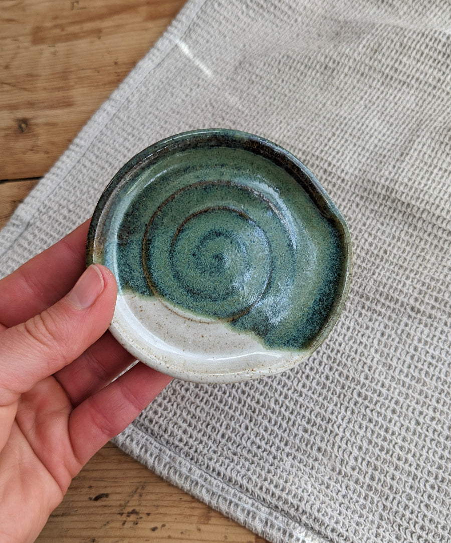 SAMPLE Rockpools mini spoon rest